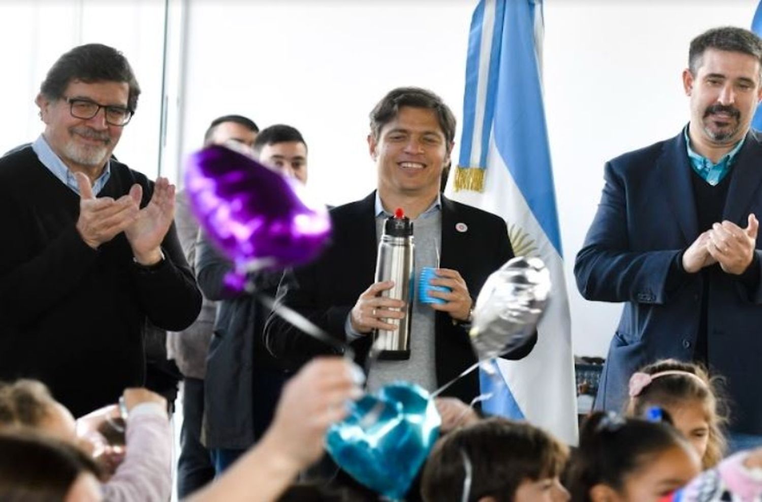 Kicillof inauguró un nuevo edificio educativo en Miramar