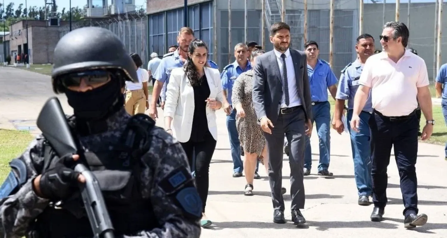 Intervención de la policía santafesina en buscar de frenar la escalada delictiva.