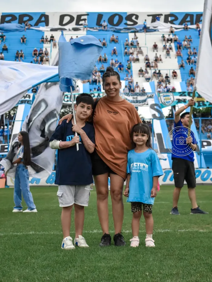 Loan, Olivia y Eliana- conocieron la cancha de atletico