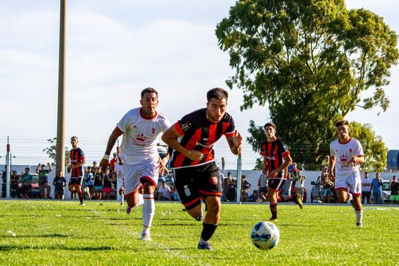 Un clásico de Chaves clave por el campeonato