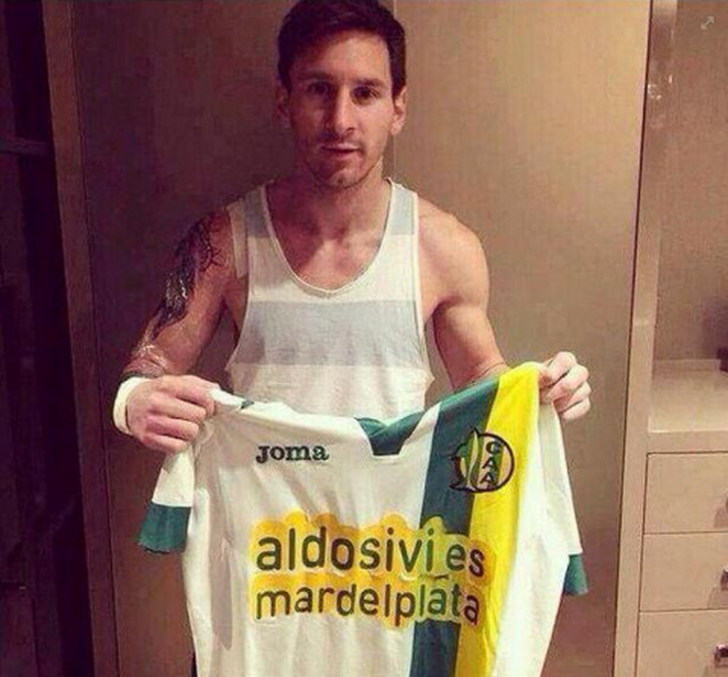 ¿Qué se dibujó? El último tatuaje de Messi despierta la curiosidad de casi todos