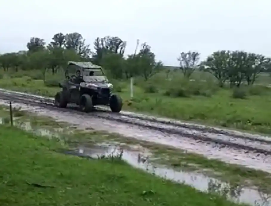 Vecinos denuncian que destruyeron los caminos rurales en la zona de Sarandí