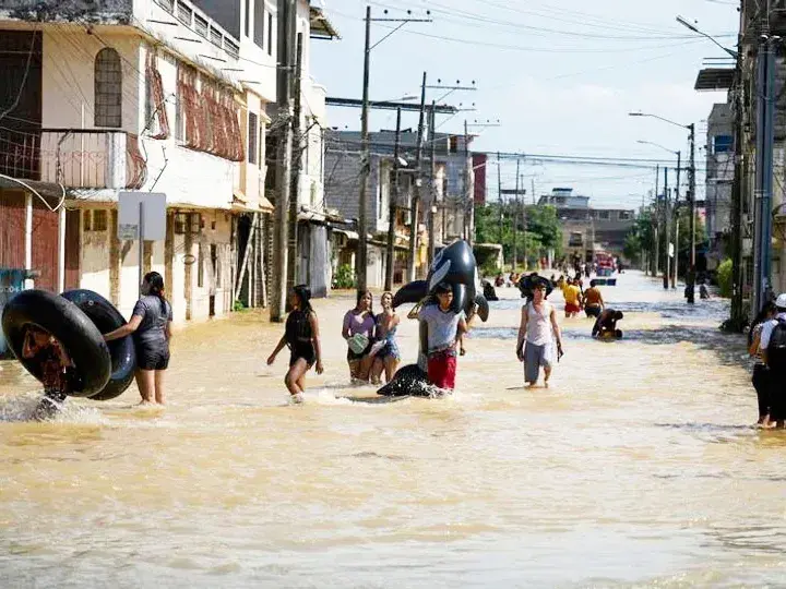 Lluvias en Ecuador dejan 19 fallecidos y más de 119.000 afectados