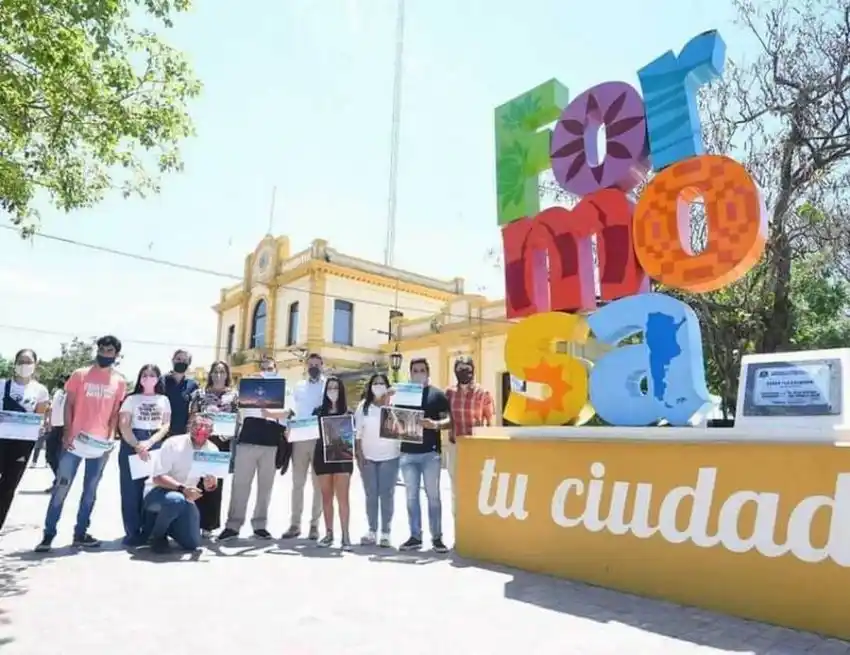 Delguy premió a ganadores del certamen Tu ciudad en fotos