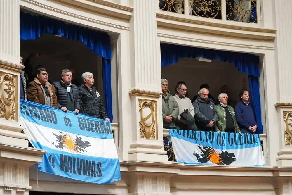 Un grupo de veteranos de Malvinas en la Legislatura. (Adriana Dellatorre / Agencia DIB)