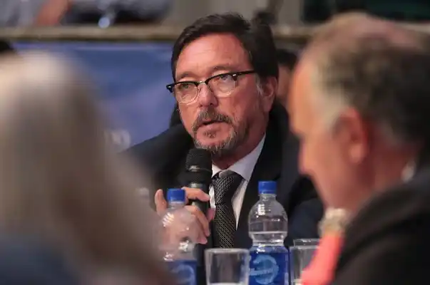 “No hace falta un laboratorio sino voluntad política para controlar a UPM”