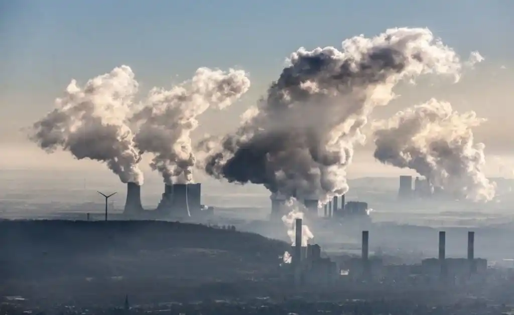 Debido a la pandemia hubo una caída récord de 7% de las emisiones de CO2