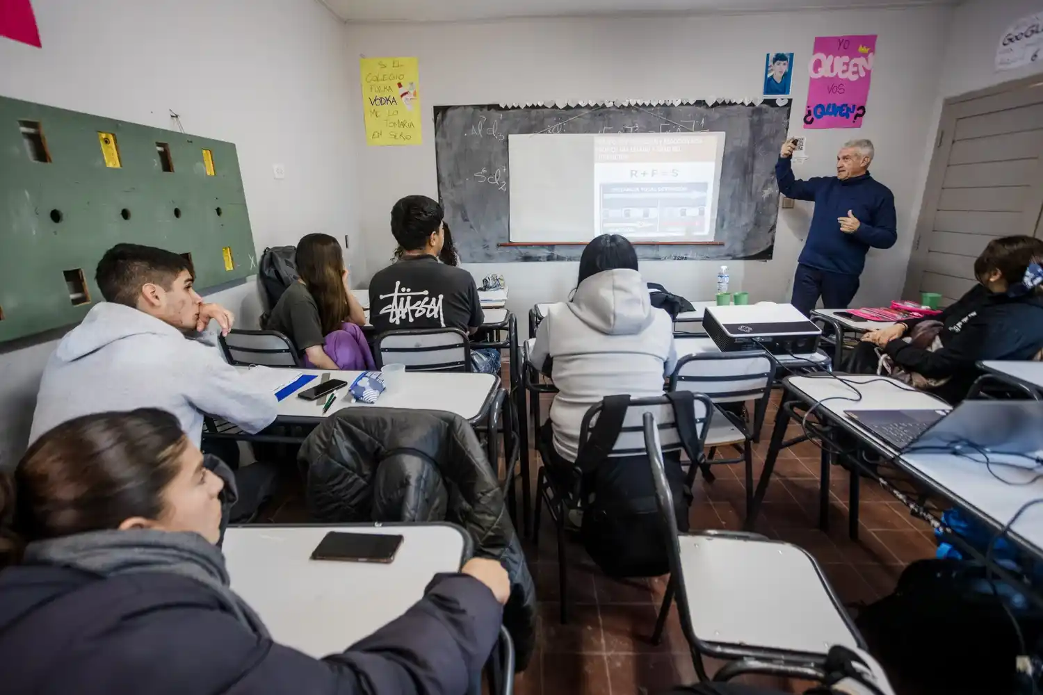 Estas actividades se realizan en instituciones educativas municipales, provinciales y privadas.