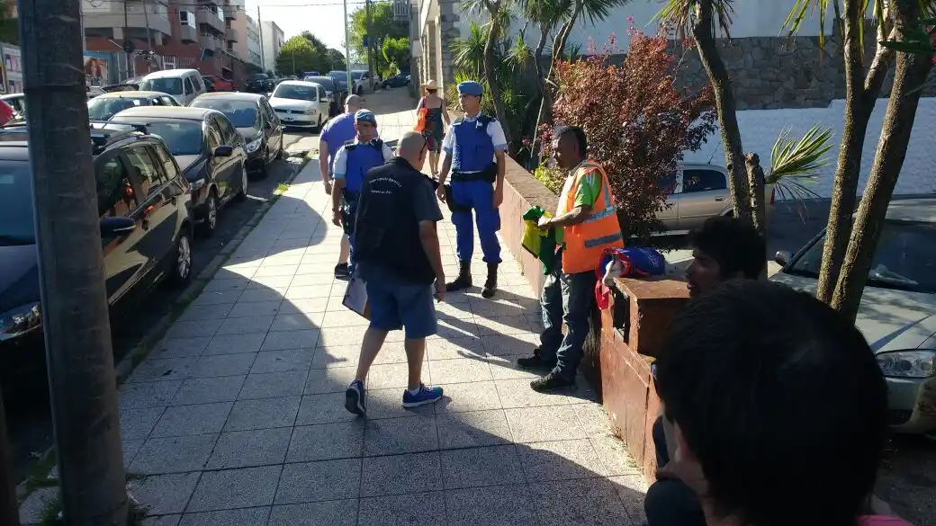 Infraccionaron a limpiavidrios y cuidacoches de Güemes y Playa Grande