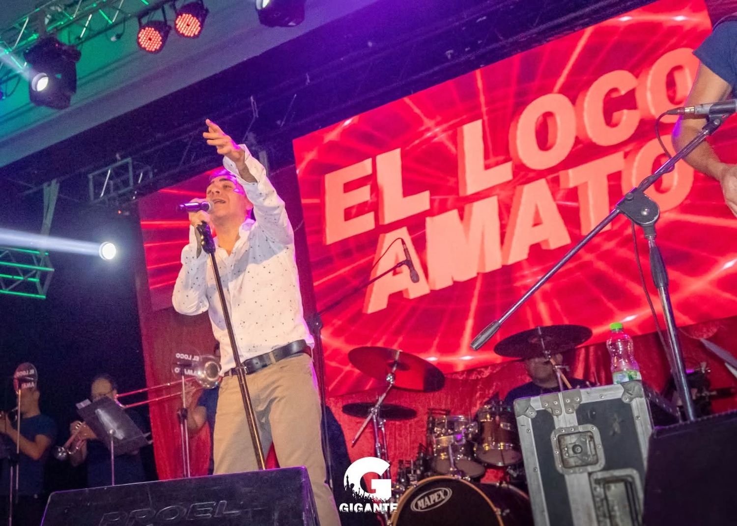 El Gigante de Bomberos recibe la primavera con El Loco Amato