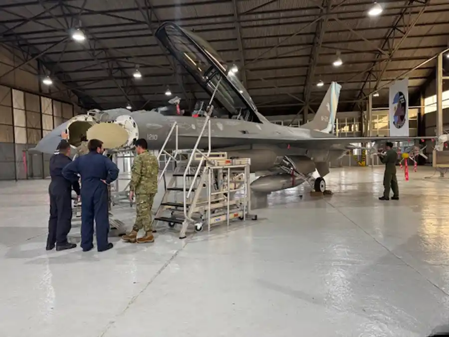 capacitación F 16 - 3