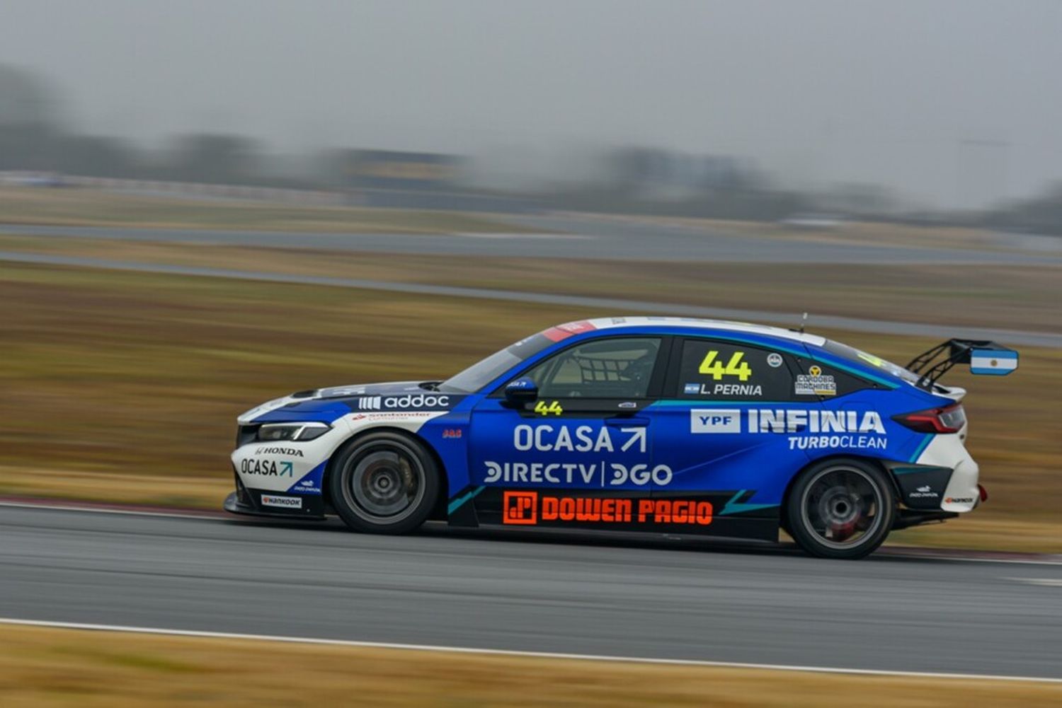 TCR South America: Leonel Pernía se impuso en la primera carrera en Mercedes