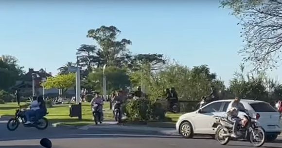 [VIDEO] Contraexplosiones: a los motociclistas infractores con la noche no les alcanza, ahora molestan de día