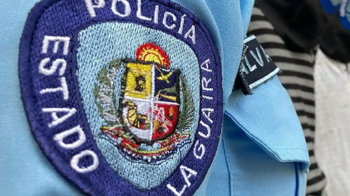 ¡VECINOS Y POLICÍA LA SALVARON! Mujer iba a ser prendida en llamas por su pareja en La Guaira
