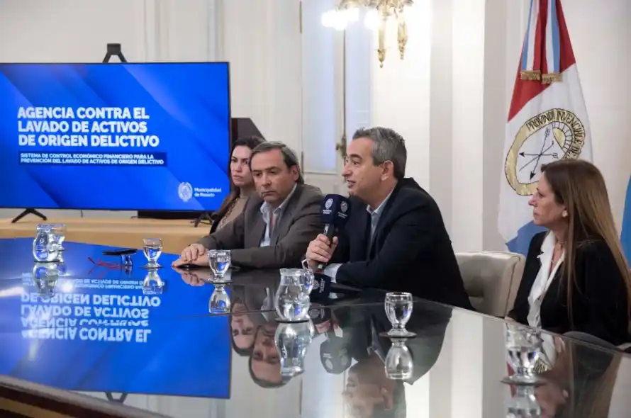 Javkin presentó la Agencia contra el Lavado de Activos de Origen Delictivo