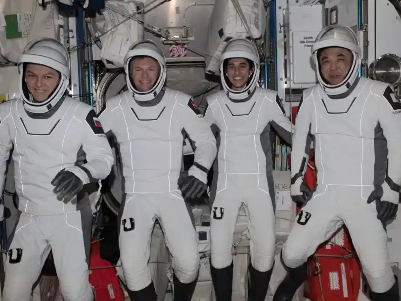 Una misión espacial volvió a Tierra por un problema de salud de un astronauta