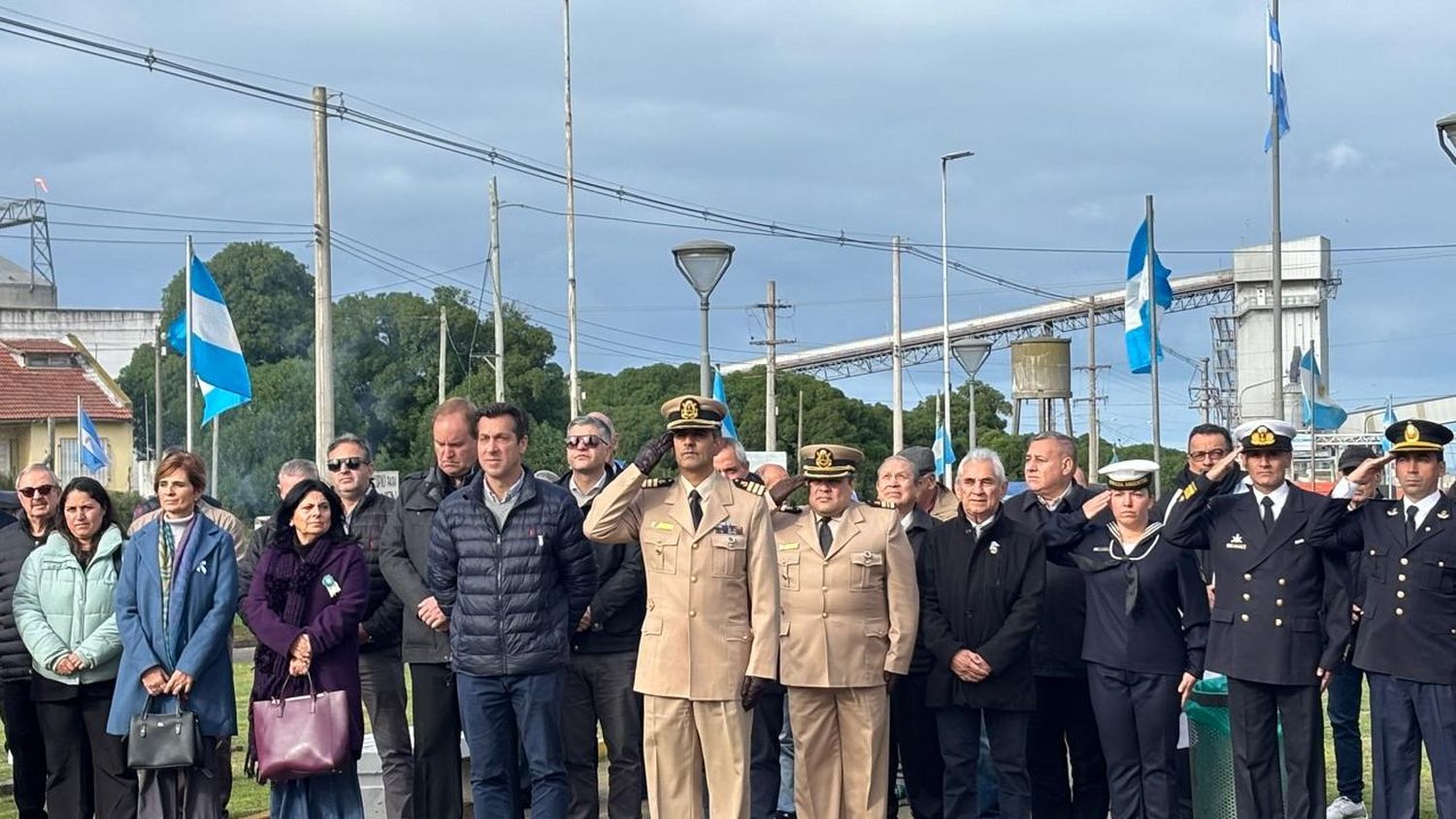 Homenaje a la Prefectura Naval Argentina por su rol en la Guerra de Malvinas