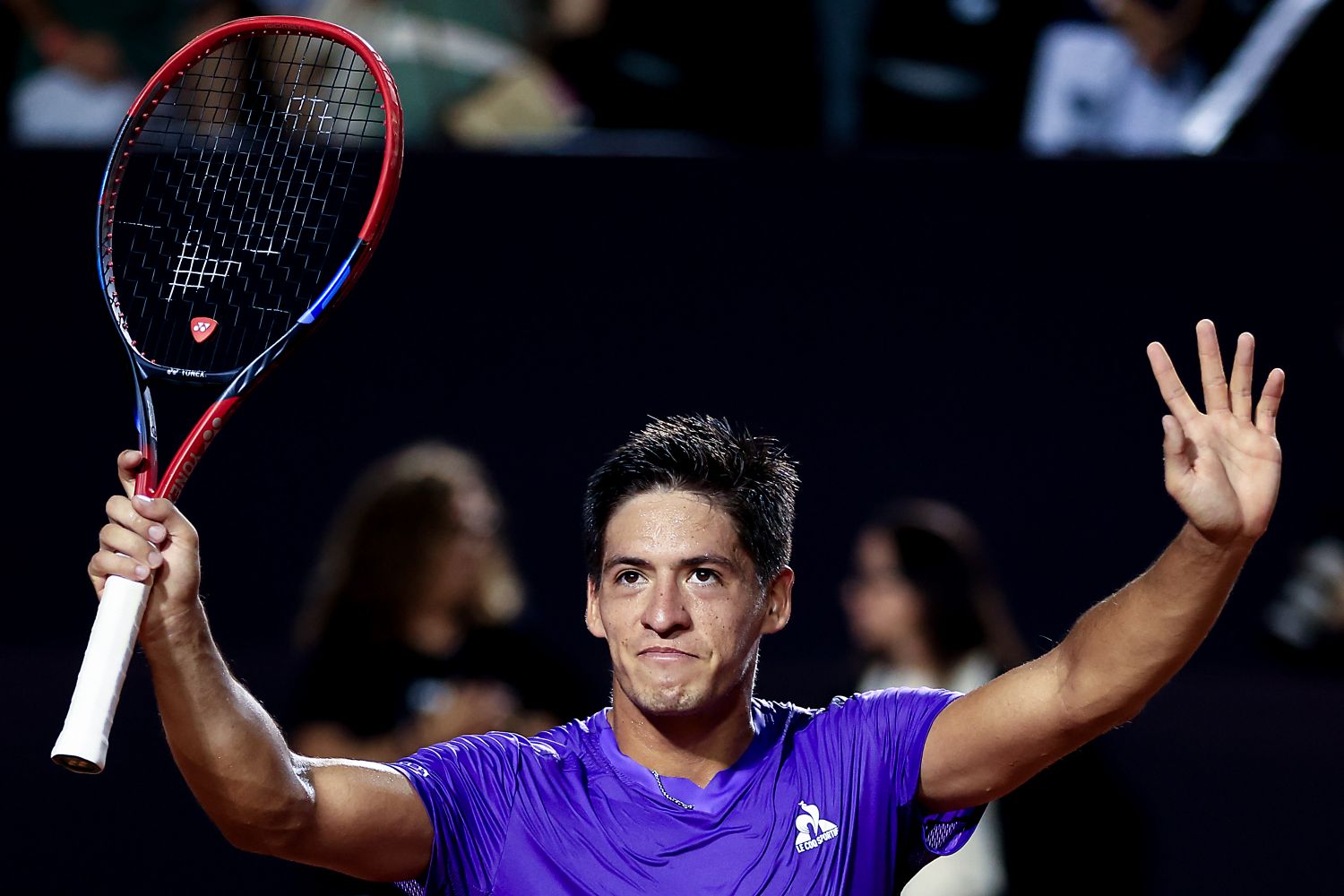 Báez prolongó su buena racha venciendo a Fognini