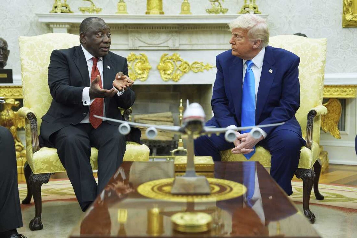 El chiste de Ramaphosa: el presidente de Sudáfrica lamentó no tener "un avión para obsequiarle" a Trump