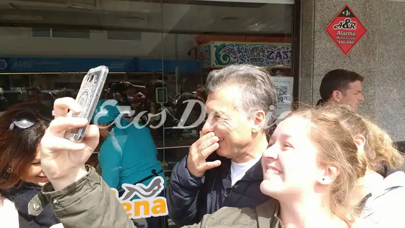 Repercusiones en las redes sociales por la visita sorpresa del presidente Macri
