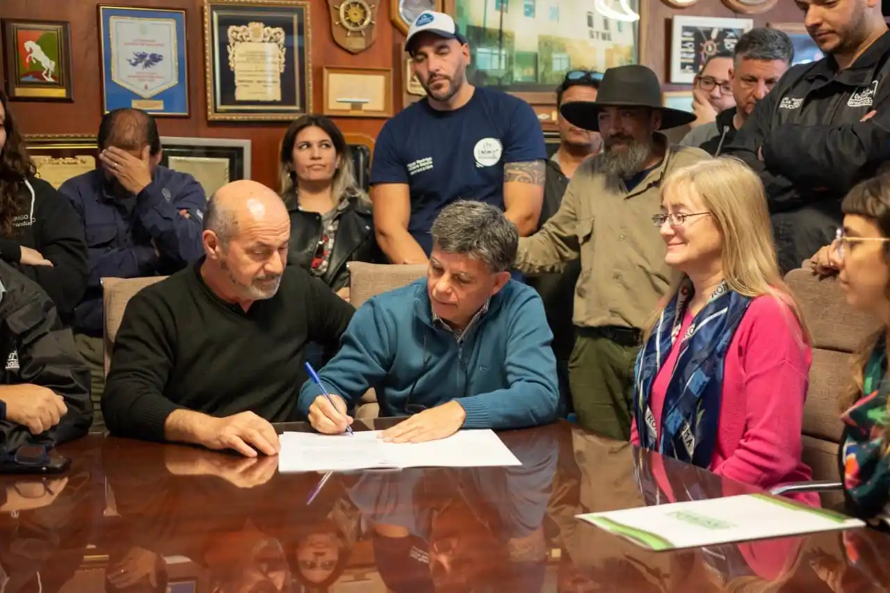 Paritarias en Ensenada: Los municipales acordaron un aumento del 50%