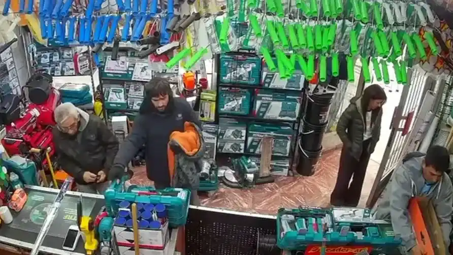Audaz robo en una céntrica ferretería