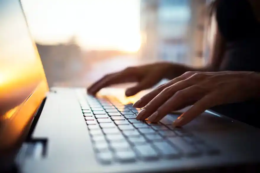 “Ciberdelincuentes”. Buscan billeteras digitales, cuentas bancarias, sitios de criptomonedas y de apuestas online