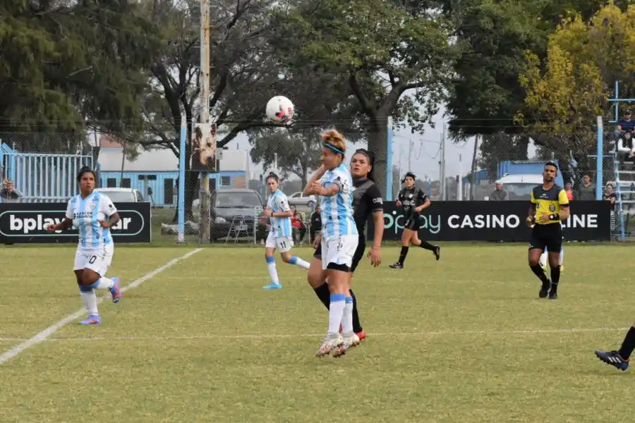 Goleada en casa para Atlético en la Primera C femenina