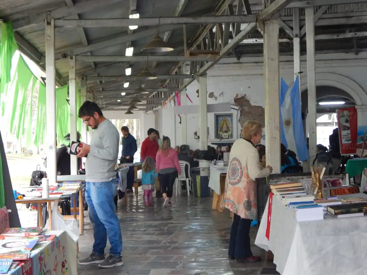 En el Centro Cultural Vieja Estación se desarrolló la XV Feria del Libro de Chascomús