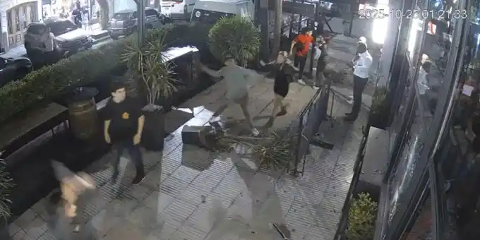 Cumpleaños terminó a los piedrazos en un boliche de Lanús: destrozos, una empleada herida y acusaciones cruzadas