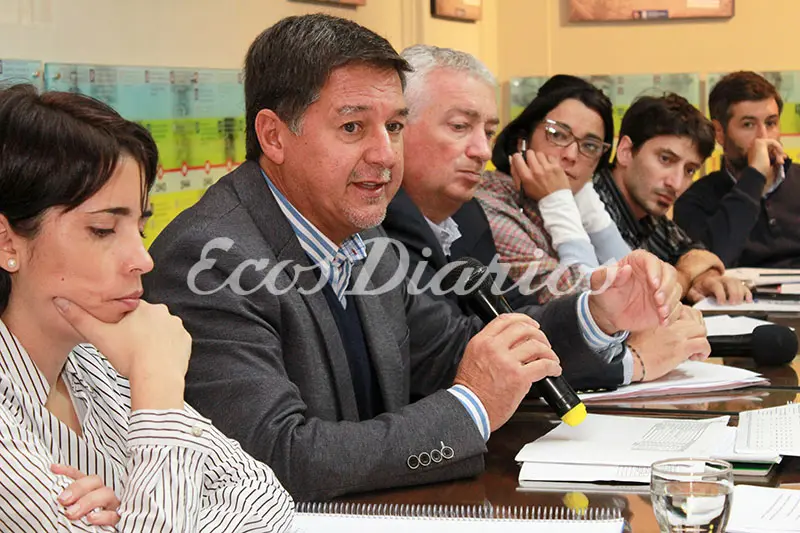 Con pocas respuestas Mancino pasó la interpelación