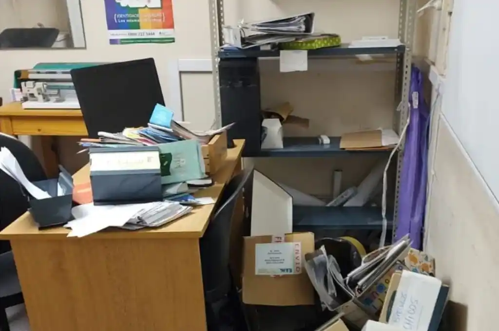 Vandalizaron un centro de salud en barrio Los Hornos 2