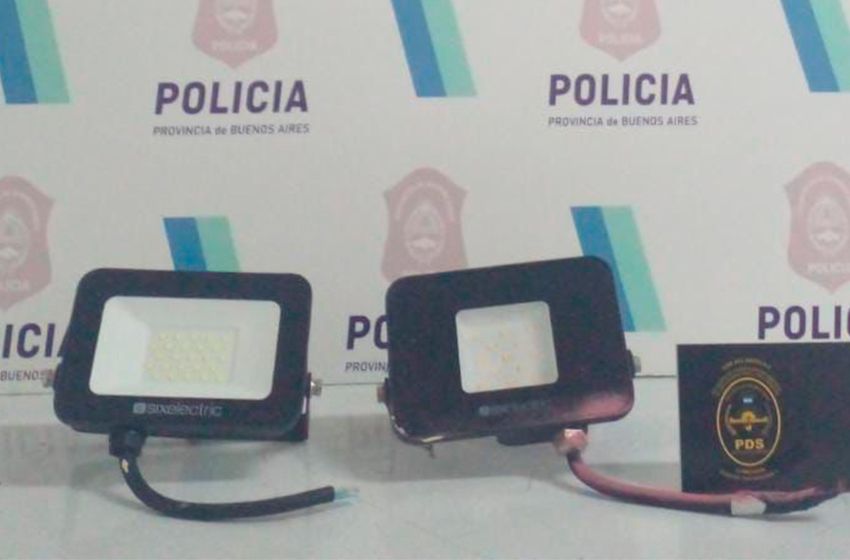 Lo atraparon tras robar los reflectores de una juguetería