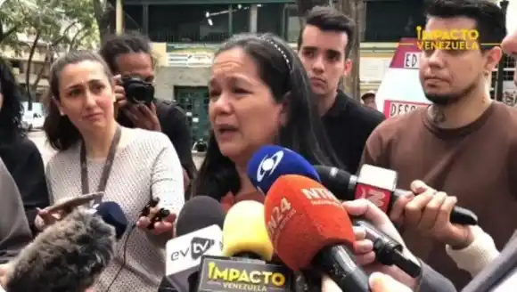 Madre de la activista Edni López pide libertad inmediata de hija, se conoció que sería trasladada a tribunal de La Guaira