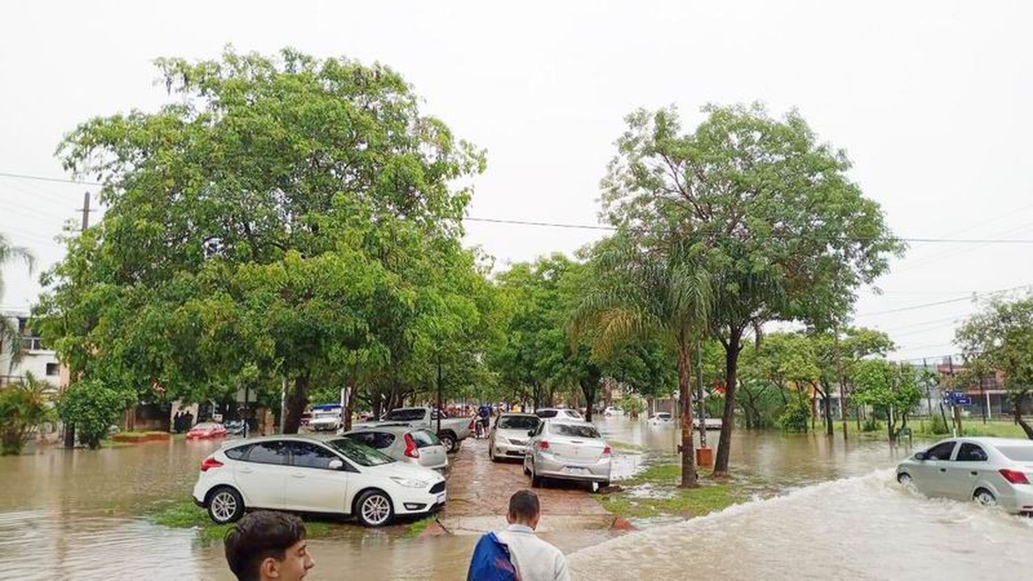 La ciudad, colapsada por el temporal de lluvia