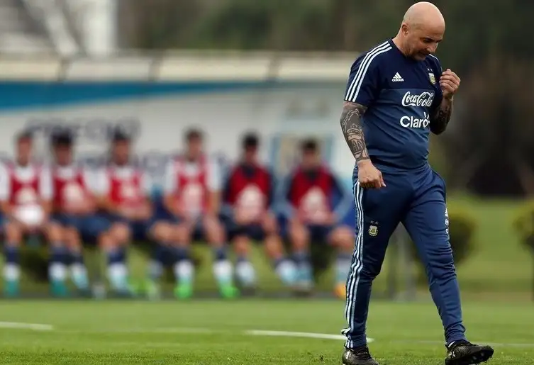 Sampaoli probó el equipo que arrancará jugando ante Uruguay