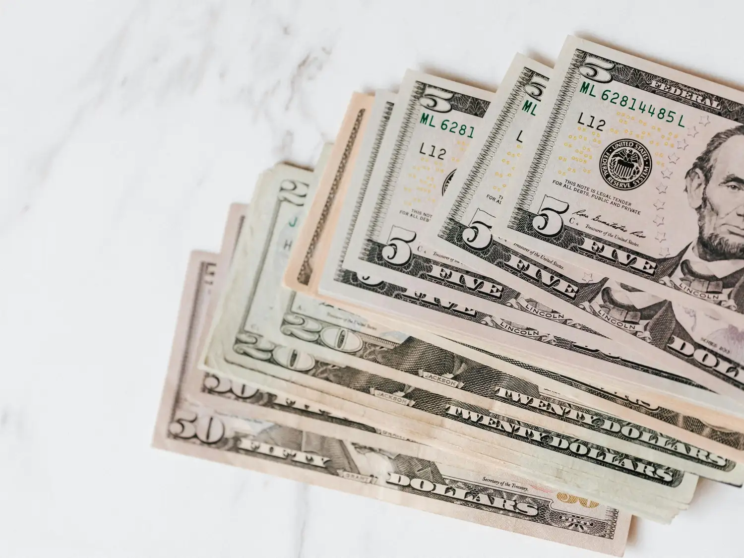 El dólar blue, sin grandes variaciones hoy 2 de abril.