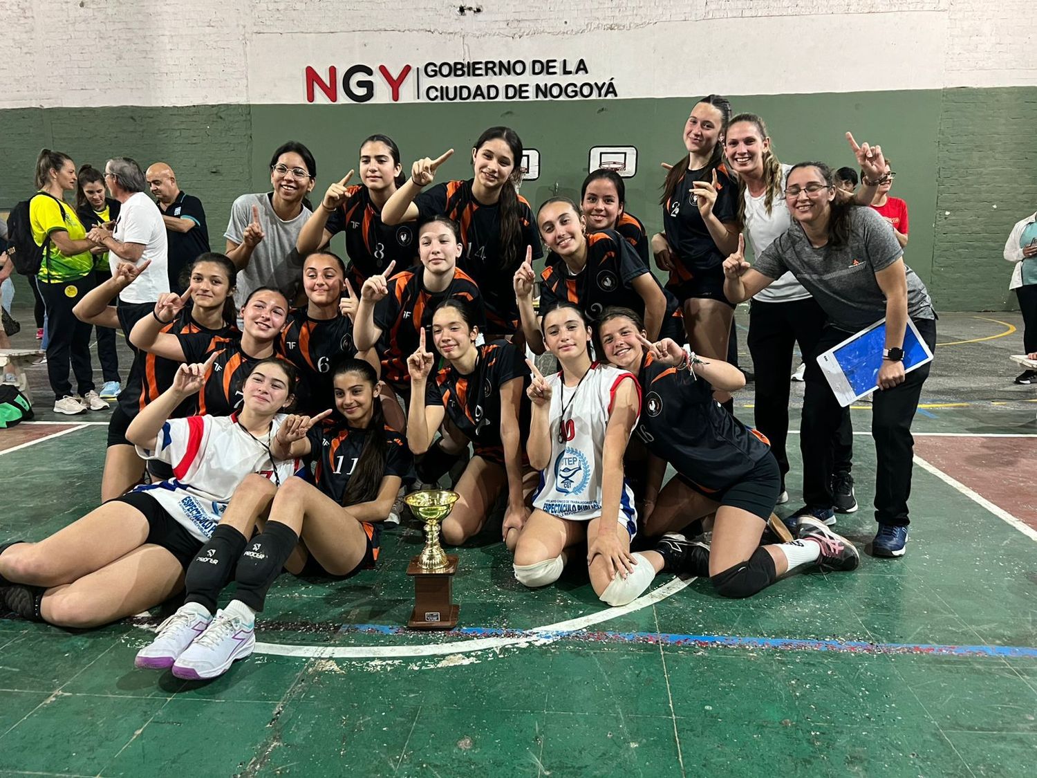 El seleccionado femenino de la AVG se consagró campeón e invicto.