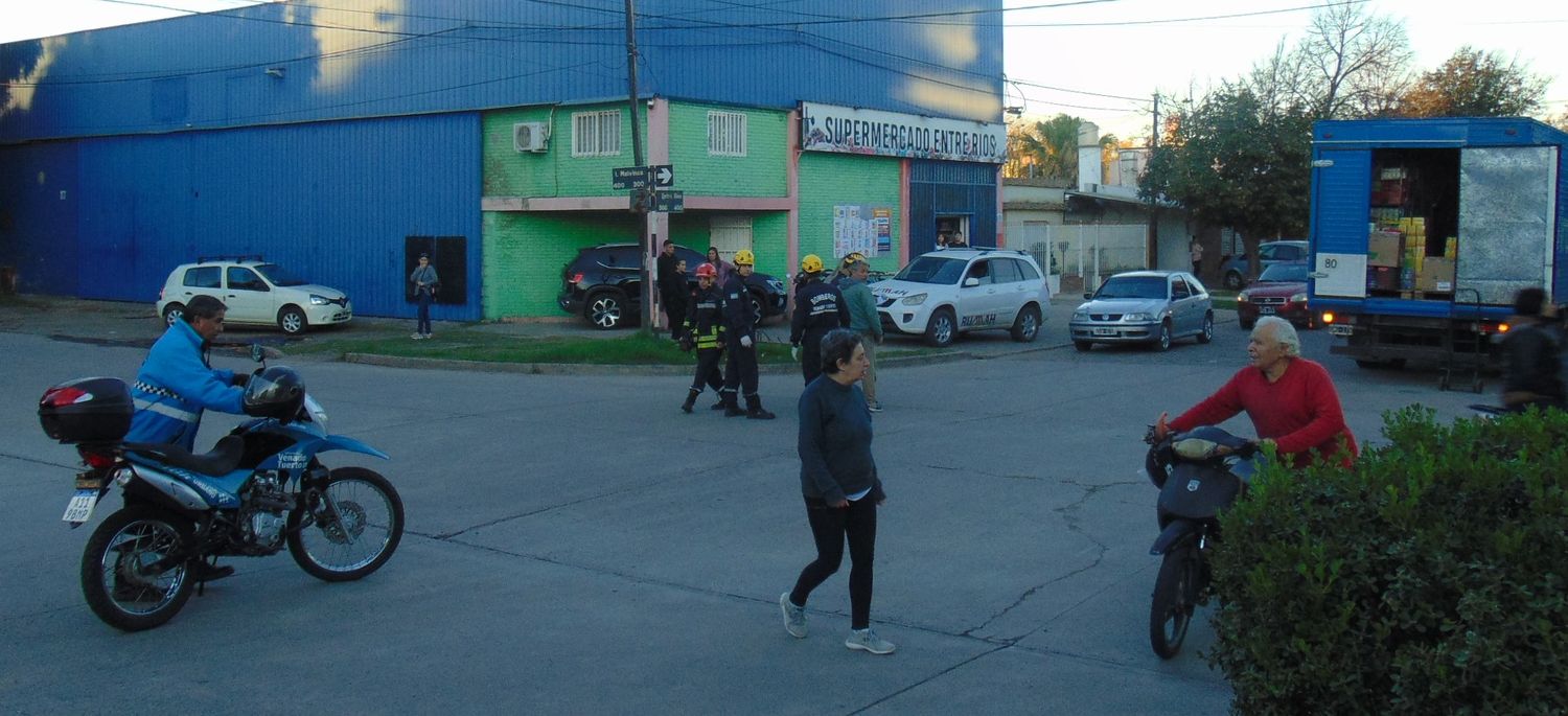 El siniestro vial fue en Islas Malvinas y entre Ríos. Crédito: Bomberos de Venado Tuerto.