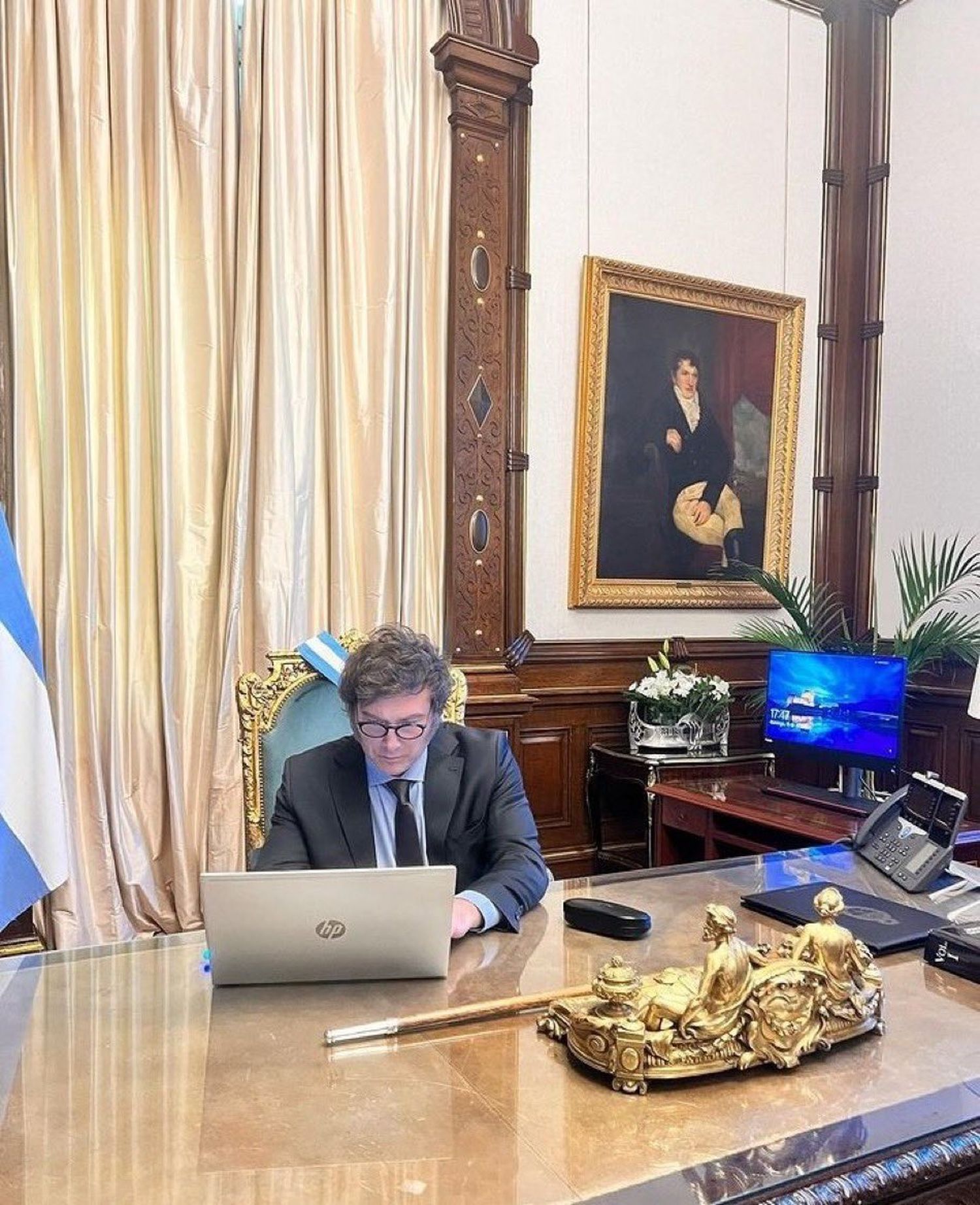 Milei publicó su primer DNU.