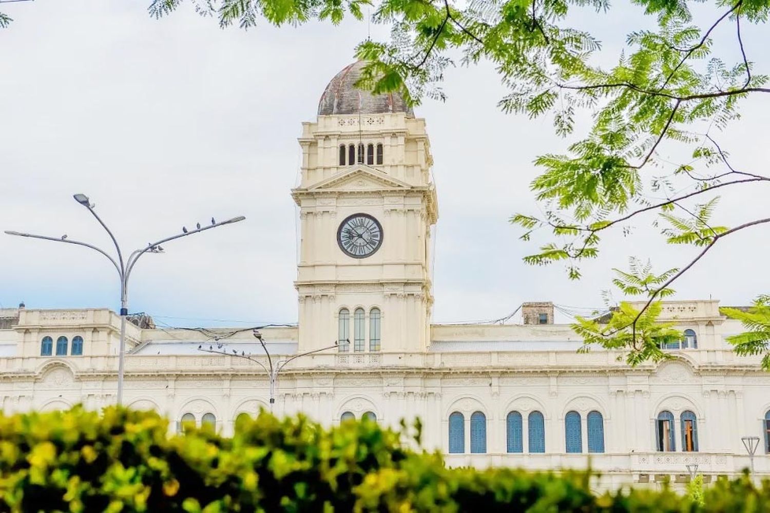 La Provincia presentó otra demanda contra la Nación por excedentes de Salto Grande