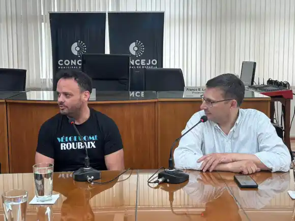 Los concejales recibieron a Lucas Peretti, campeón mundial y panamericano de ciclismo