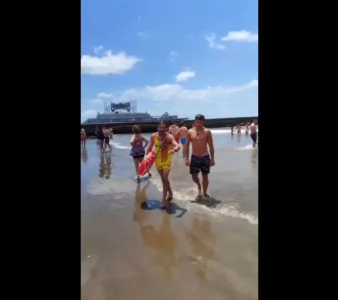 Un guardavidas contó la experiencia a través de las redes sociales.