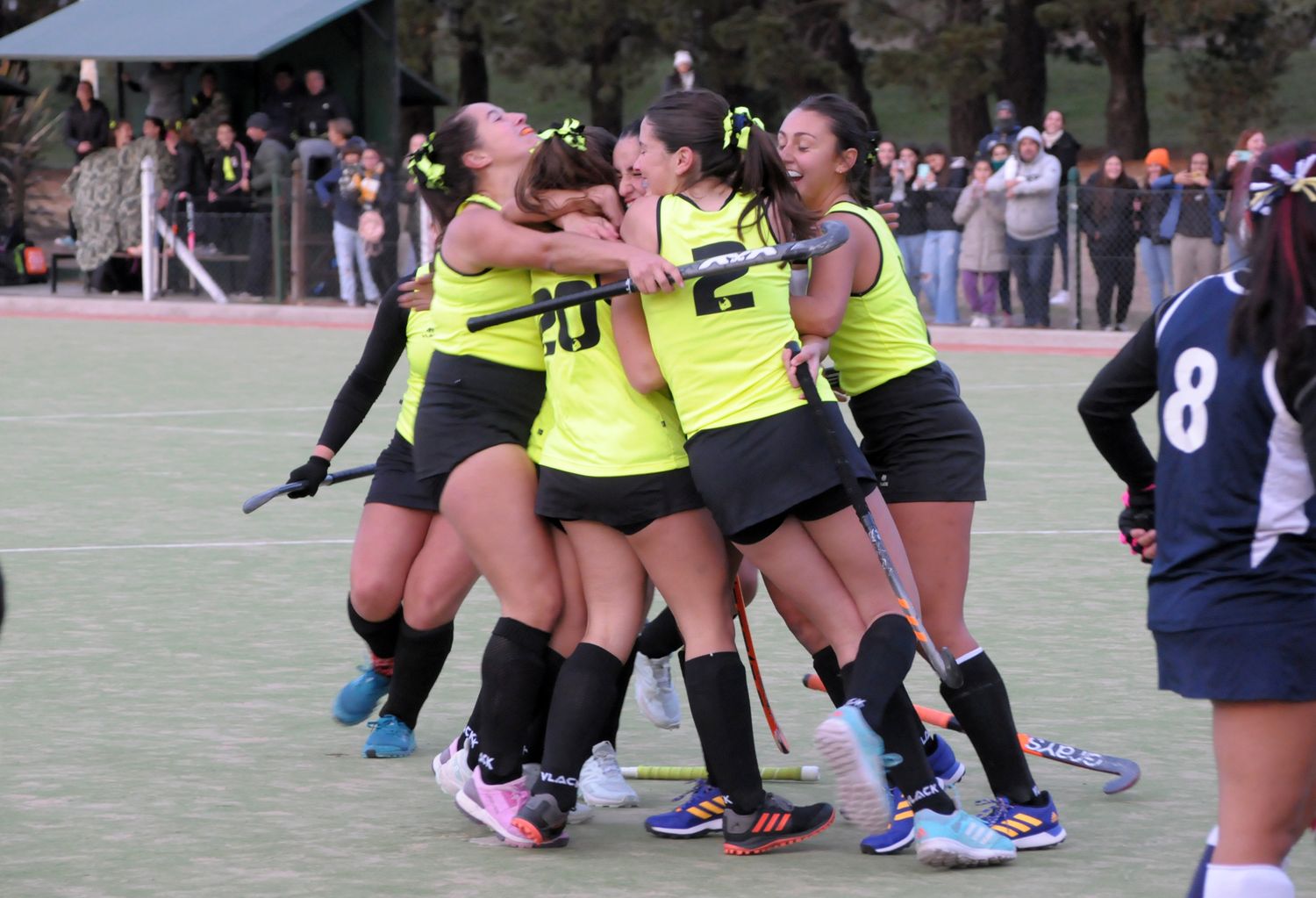 El seleccionado tandilense goleó y va por la consagración