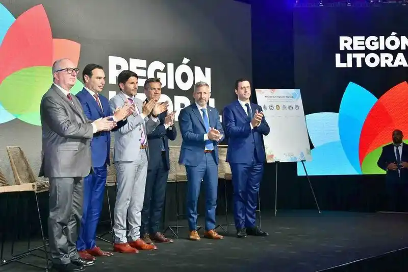 Formosa firmó el tratado para la 
constitución de la Región Litoral