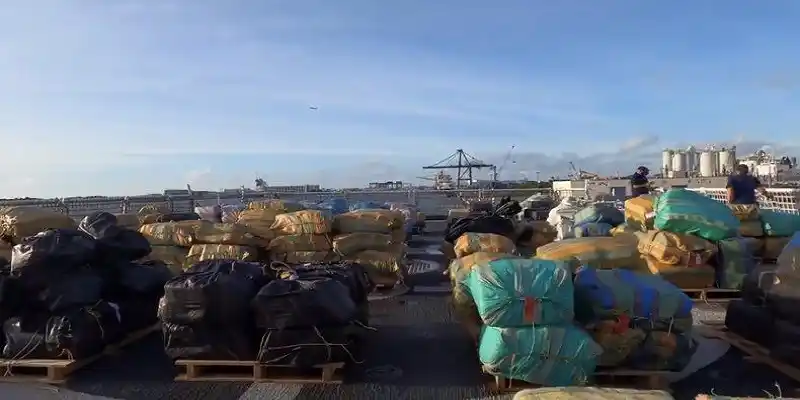 EE.UU. decomisa TONELADAS de drogas en operaciones en el Caribe y el Pacífico