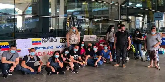 SUFREN PENURIAS: afirman que venezolanos son maltratados en aeropuertos