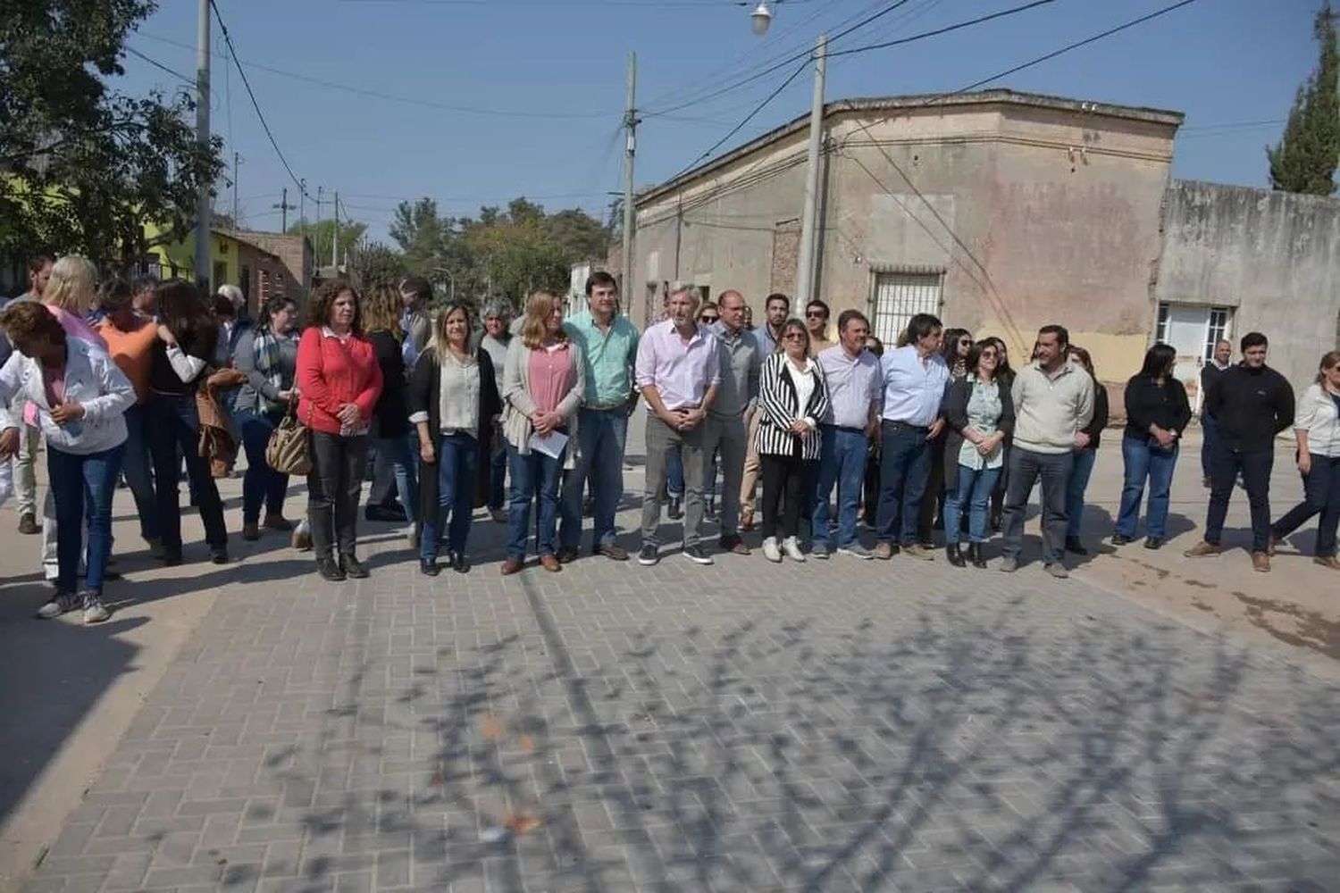 Inauguraron 2 cuadras de pavimento intertrabado