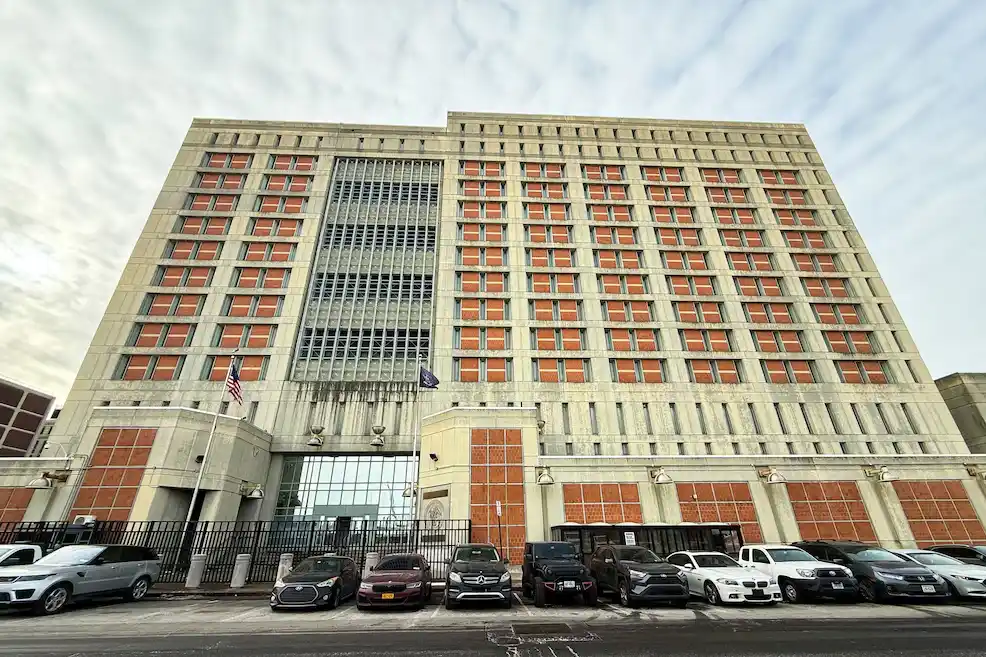 Cómo es el Metropolitan Detention Center, la cárcel donde quedó detenido Nicolás Maduro