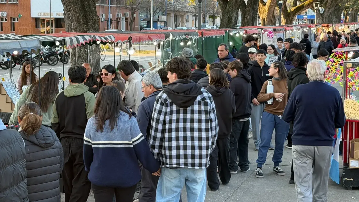 Plaza Feria vuelve este fin de semana a la Plaza 25 de Mayo